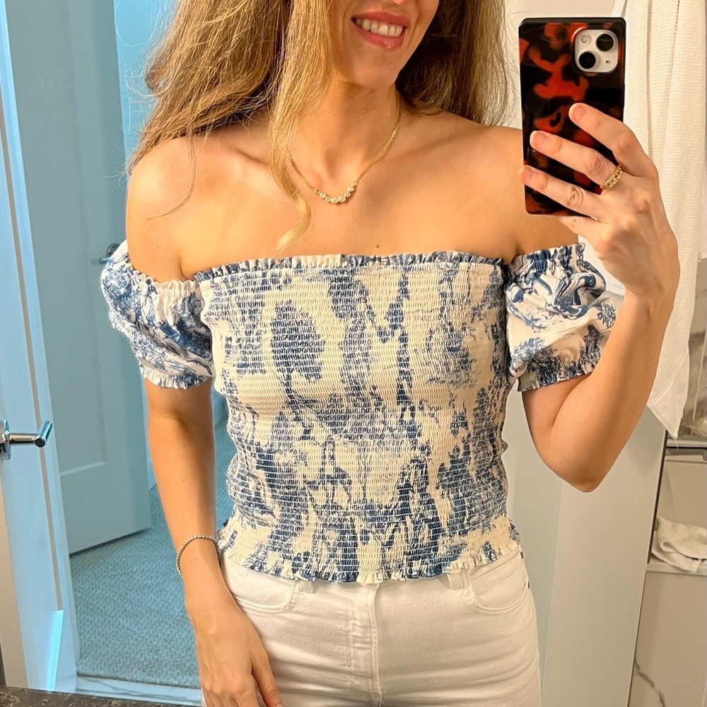 Gianni Bini Blue and White Puff Sleeve Crop Blouse